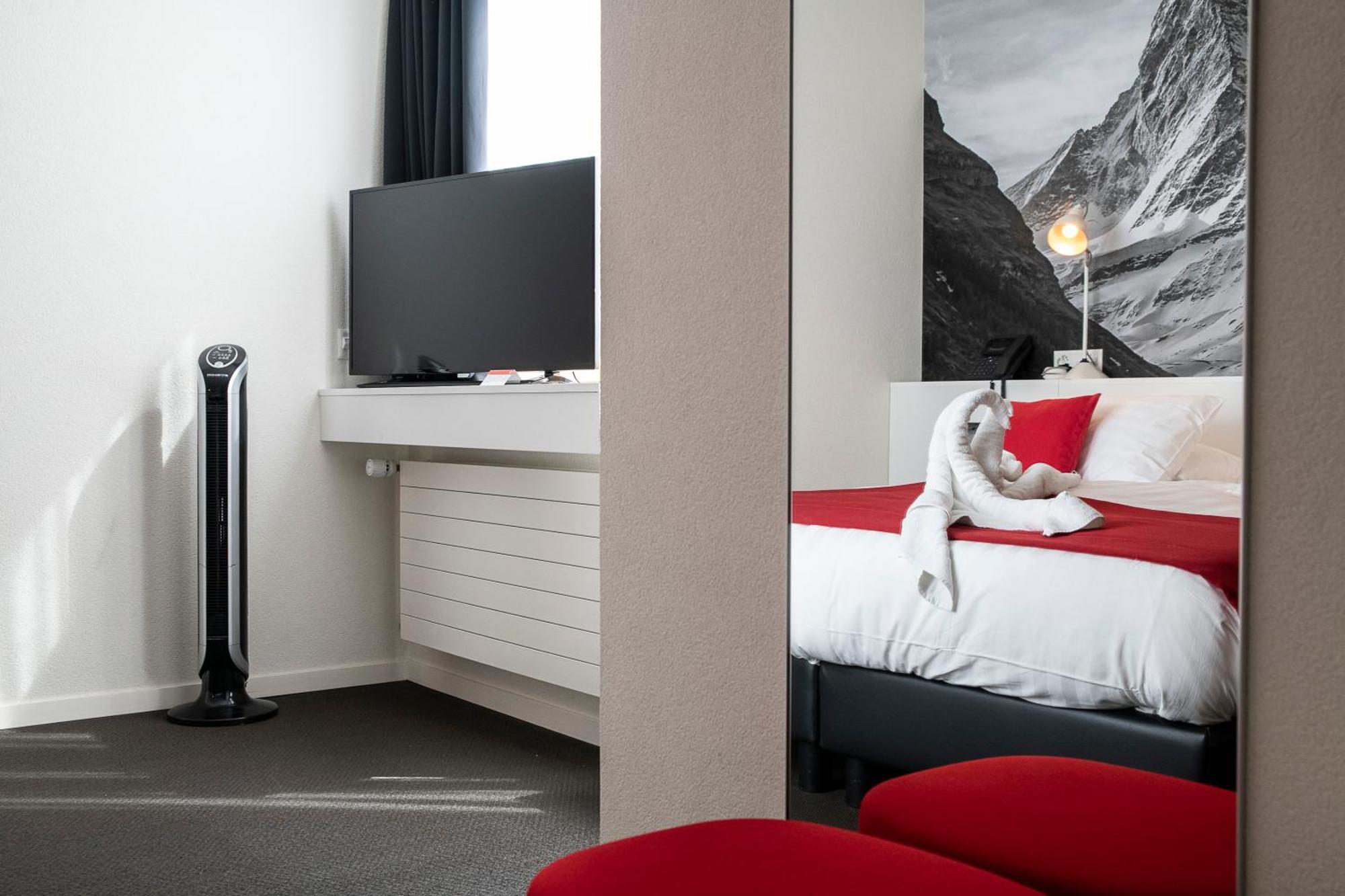 Swiss 4*